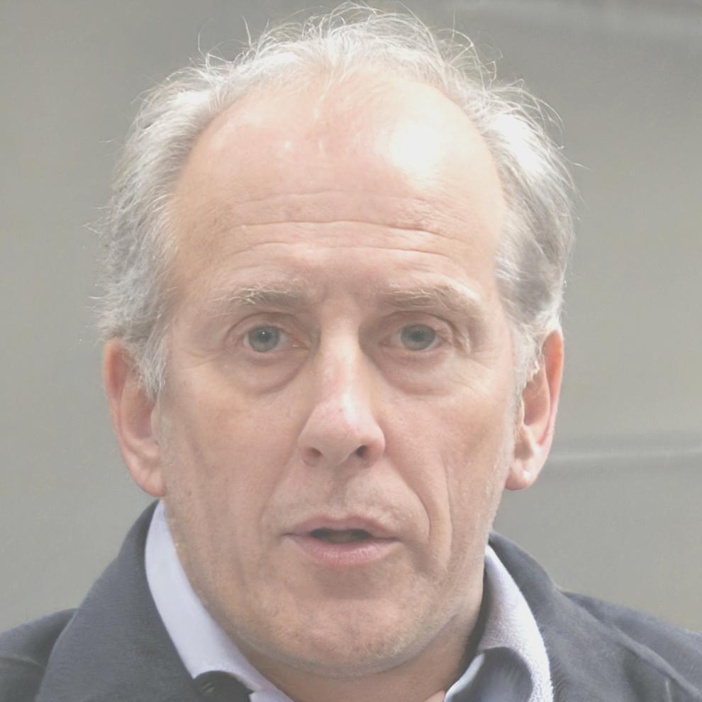 Instructor Damien Thornburg